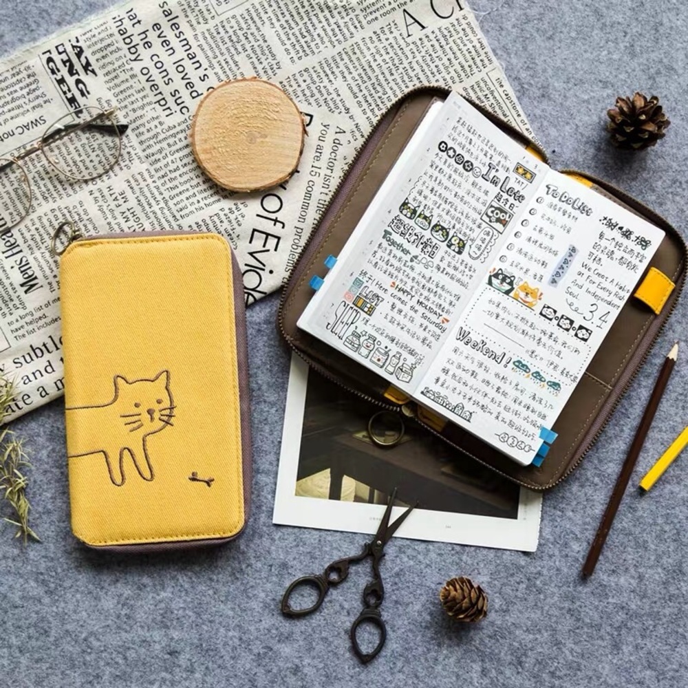 planner holder—good for Hobonichi weeks